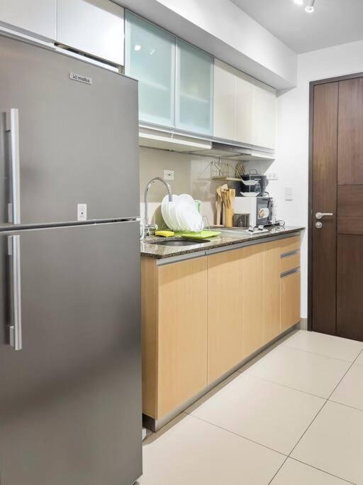 One Uptown Residences Bgc Тагіг Екстер'єр фото